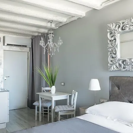 Royal View Apartament *
