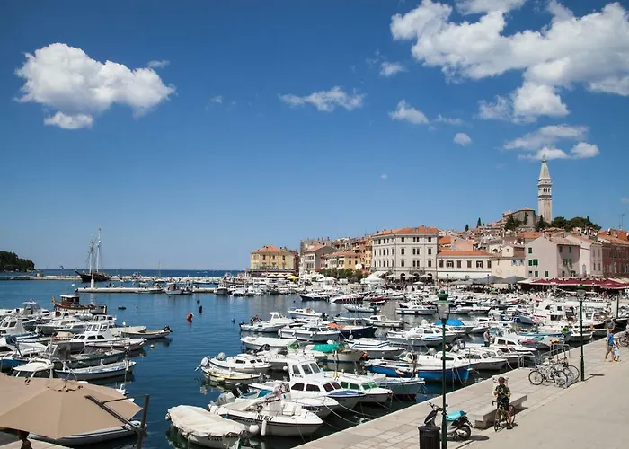 Royal View * Ρόβινι