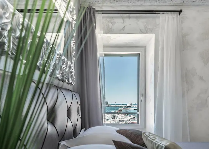 Royal View Ρόβινι